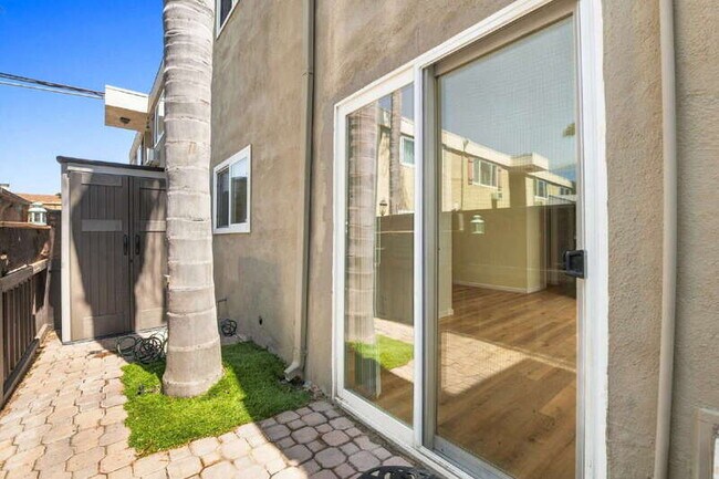 Building Photo - 6750 Beadnell Way