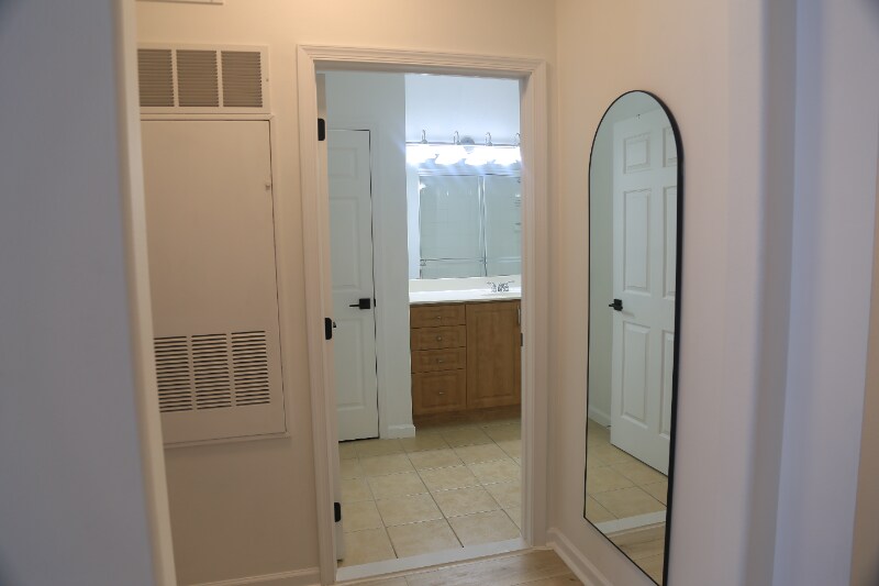 Building Photo - 12925 Centre Park Cir