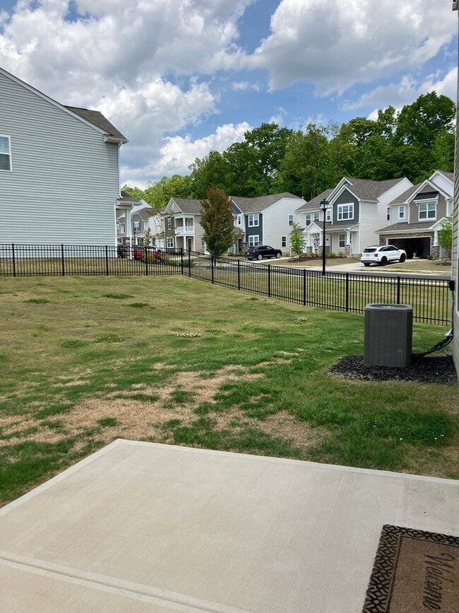 Building Photo - Beautiful Like new 3 bedroom Home in Gambi...
