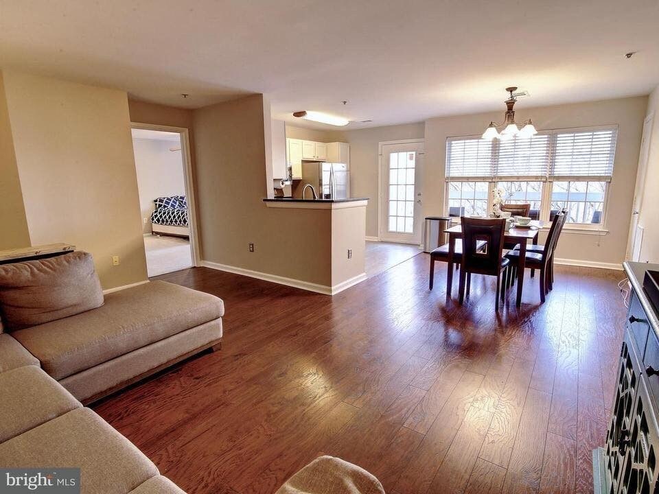 Nice , bright and roomy! - 501 Constellation Square SE