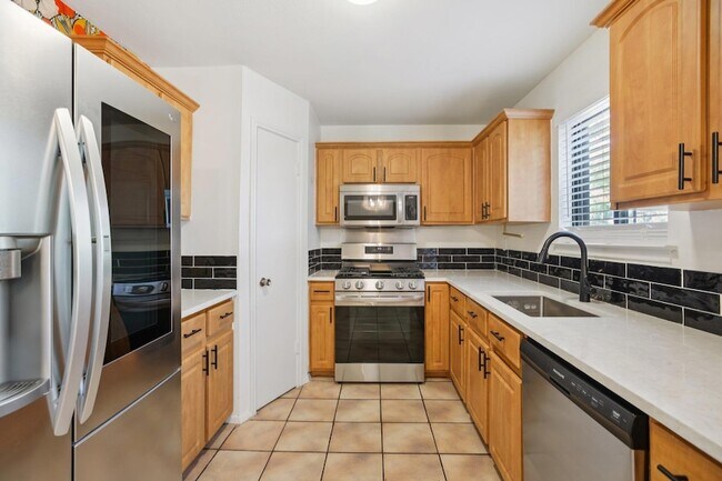 Building Photo - 1300 Tuxford Cove