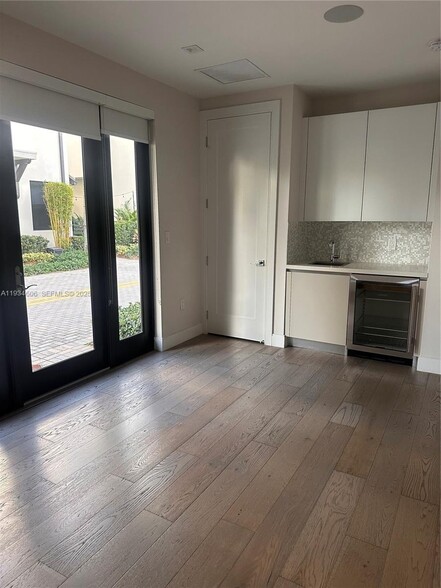 Building Photo - 8231 NW 48th St