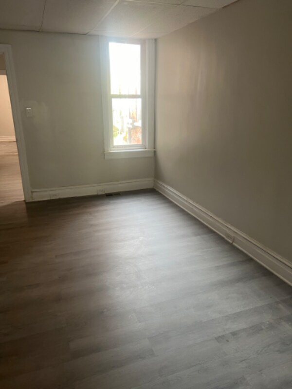 Building Photo - 918 W King St