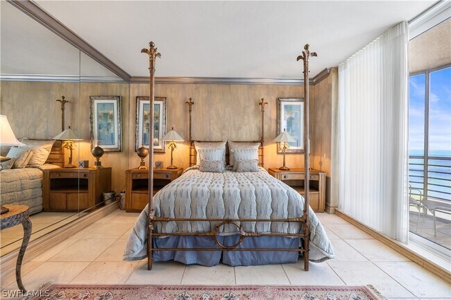 Building Photo - 8231 Bay Colony Dr