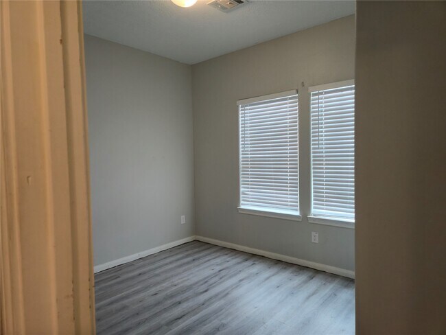 Building Photo - 41 Rd 5102