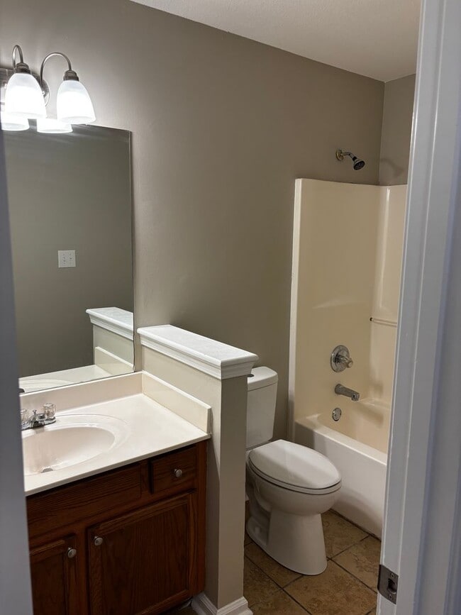 Building Photo - 709 Crescent Cove