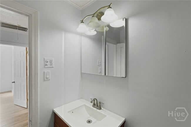 Building Photo - 2109 E 56th St