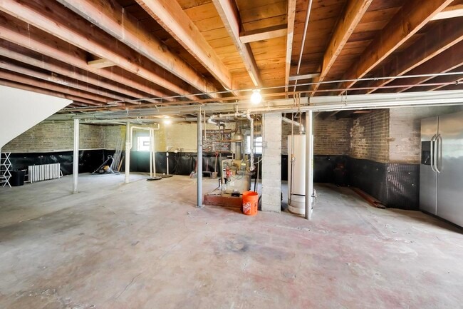Building Photo - 7922 W Elmgrove Dr
