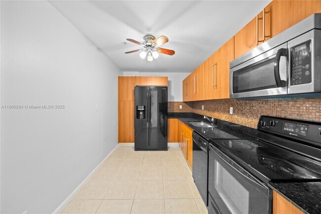 Building Photo - 3000 S Ocean Dr