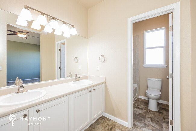 Building Photo - 9952 Antler Creek Dr