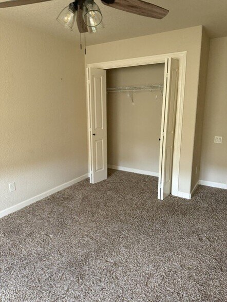 Building Photo - 211 NE 19th Ct