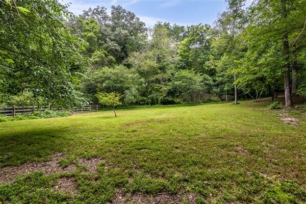 Building Photo - 1519 Tipton Springs Rd