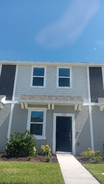 Building Photo - 2984 Skyline Lp