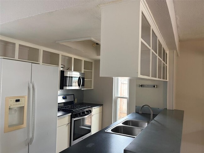 Building Photo - 7404 Bethune Ave