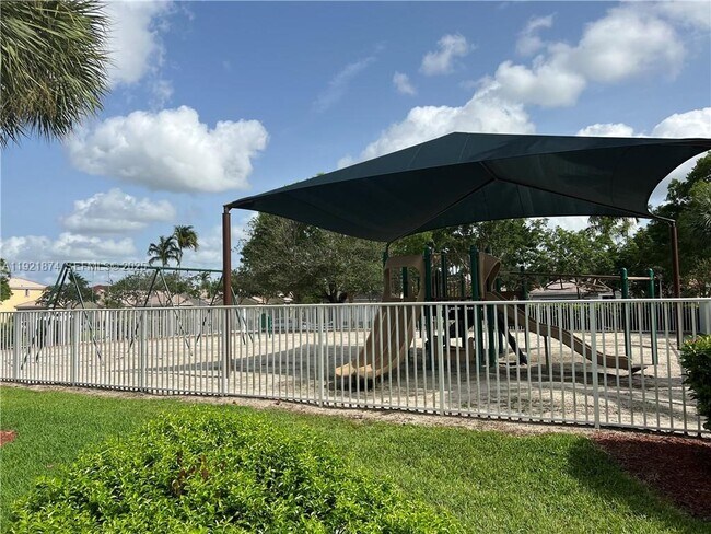 Building Photo - 1820 Salerno Cir