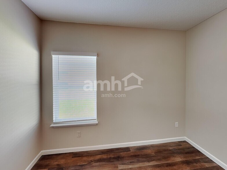 Building Photo - 204 Hemlock Pt