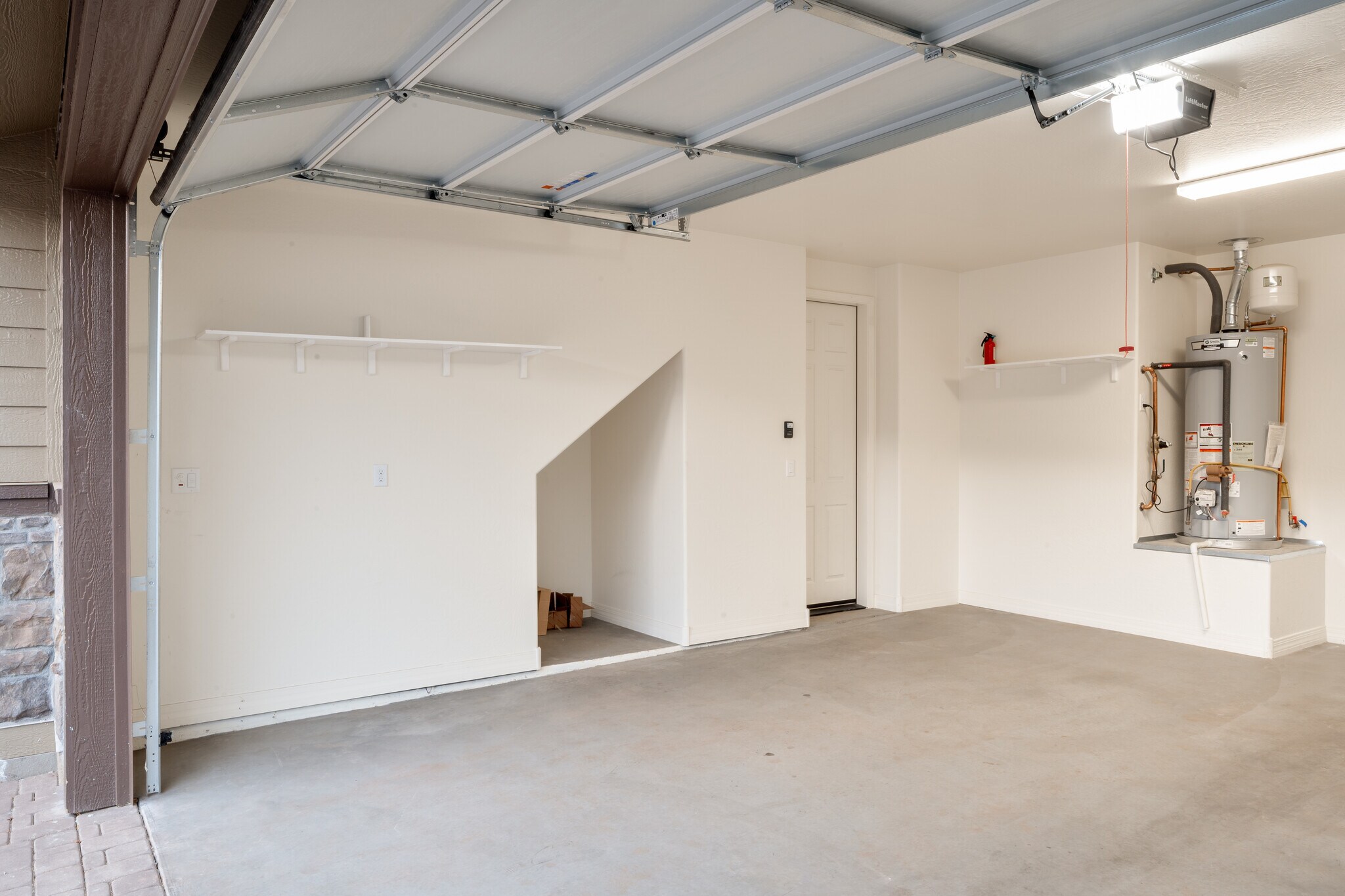 Building Photo - 2575 W Pollo Cir