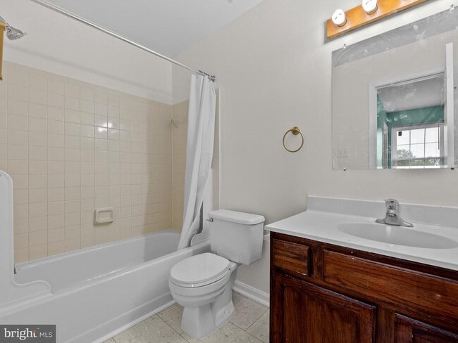 Building Photo - 2178 Mager Dr