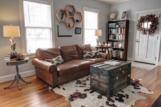 Building Photo - Beautiful and Spacious 2bd/1ba Home Near Northgate Park in Durham's Colonial Village!