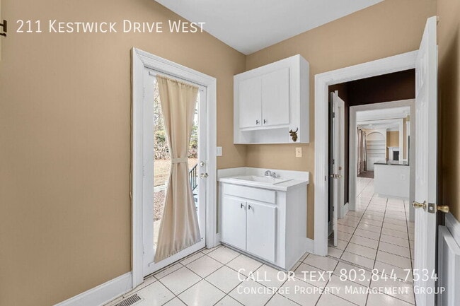 Building Photo - 211 Kestwick Dr W