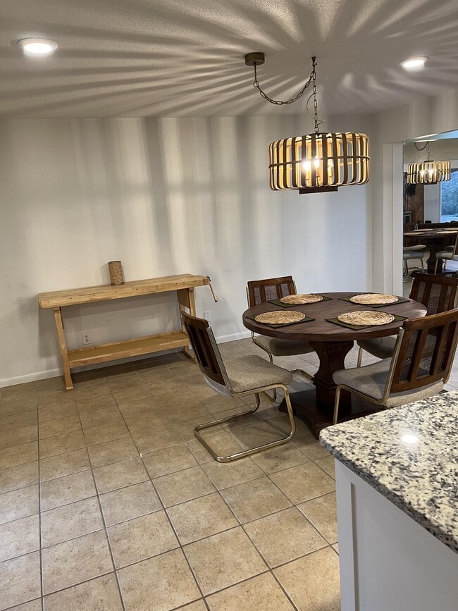 Building Photo - 1818 W Ora Dr