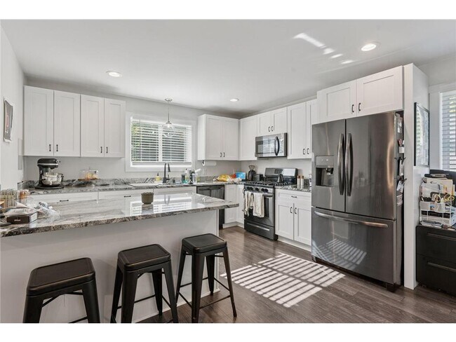 Building Photo - 2084 Reaney Ave E