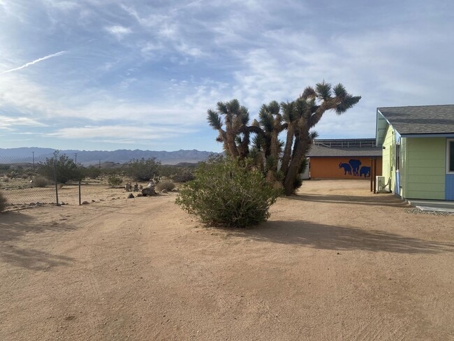 Building Photo - Furnished 2BR Joshua Tree Retreat | Ideal for 3–6 Month Stay |