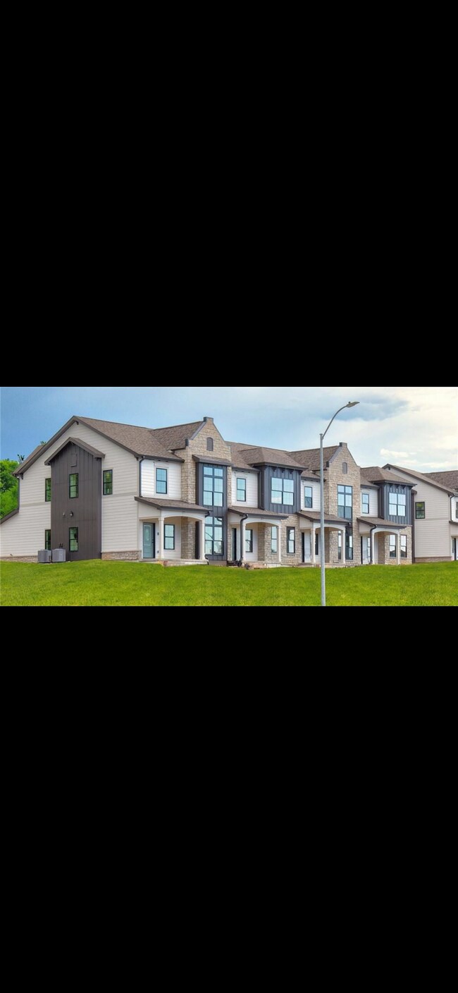 Building Photo - 6460 Galleria Dr