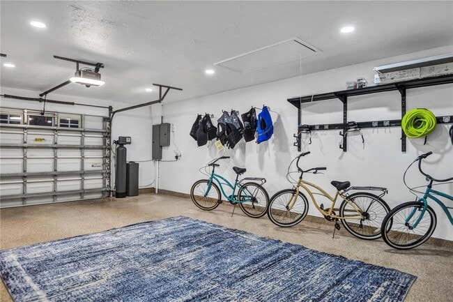 Building Photo - 31 Lands End Ln