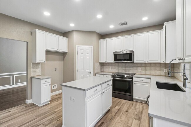 Building Photo - 3904 Arroyo Seco