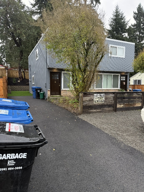 Building Photo - 14330 Stone Ave N