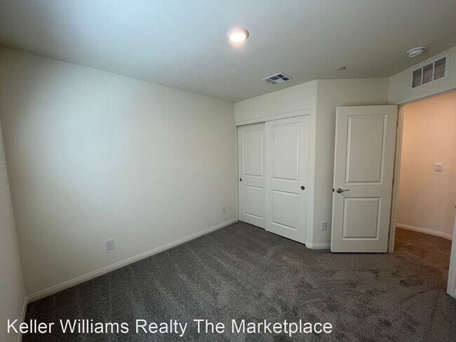 Building Photo - 4 br, 3 bath House - 428 Larksong Ave