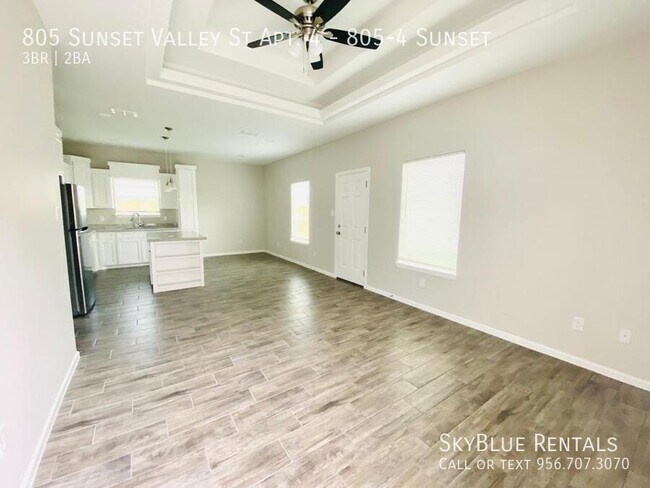 Building Photo - 805 W Sunset Valley St