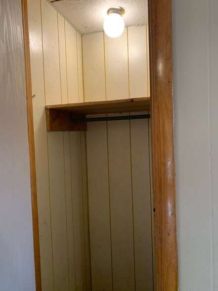 Building Photo - 10 Adams St