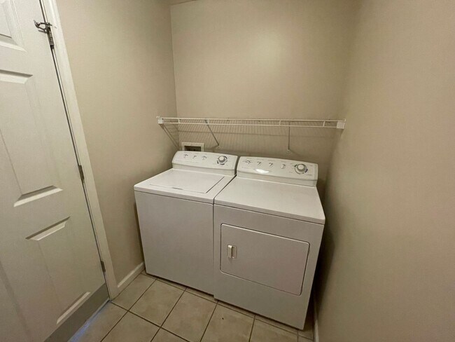 Building Photo - 3129 Cirrus Ct