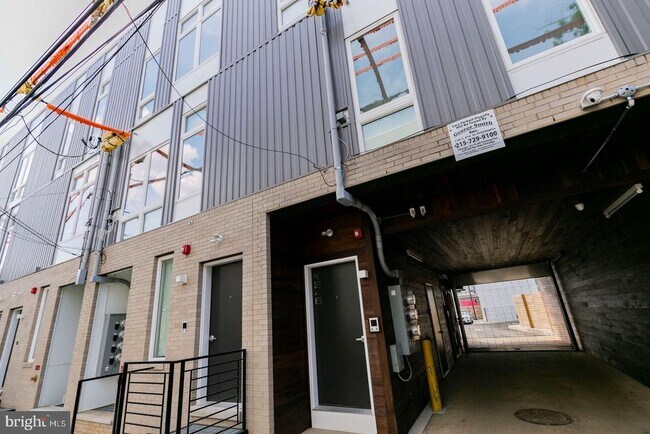 Building Photo - 1242 LeCount St