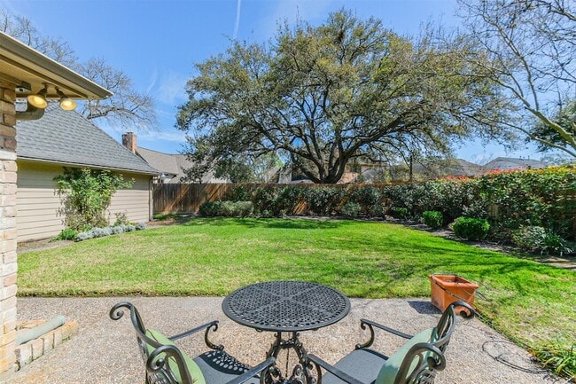 Building Photo - 1715 Woodland Park Dr