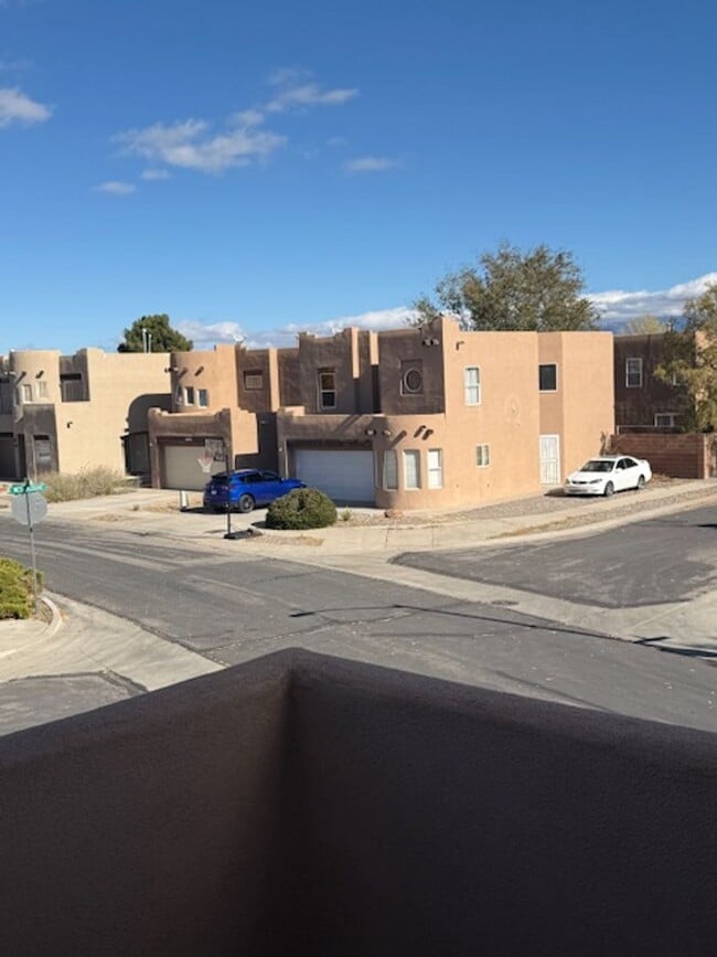 Building Photo - Beautifully updated NW Heights 2 Story 3 Bed 2 Bath Home with 1980 Square feet! Under $1.00 per s...