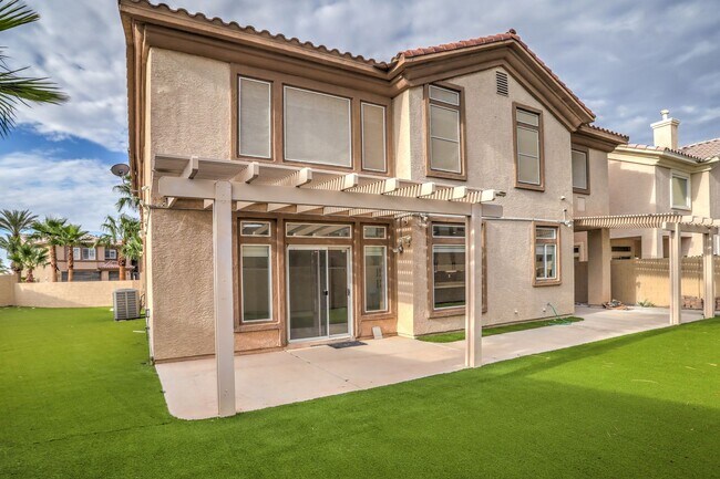 Building Photo - Luxury 5-Bedroom Home in Guard-Gated Community with 3-Car Garage