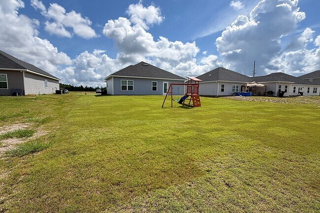 Building Photo - COMING JUNE 2026! (Pet Friendly)
