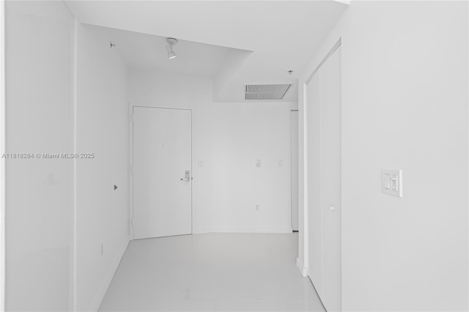 Building Photo - 1300 S Miami Ave