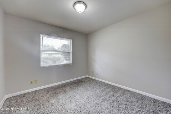 Building Photo - 803 Barbados Rd