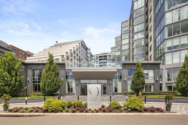 Building Photo - 9 Ave At Port Imperial