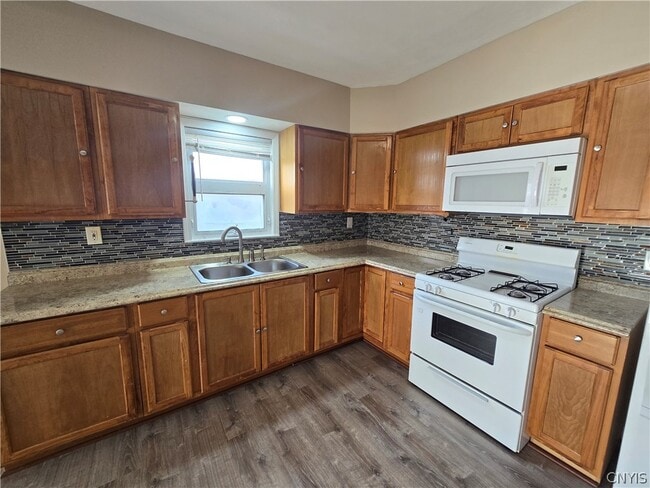 Building Photo - 2802 Lemoyne Ave