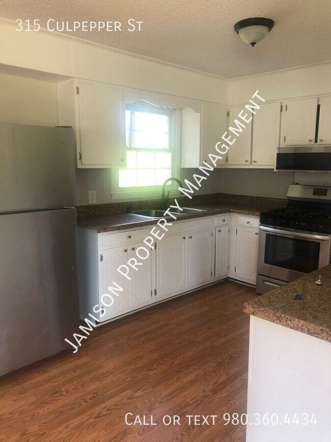 Building Photo - 315 Culpepper St