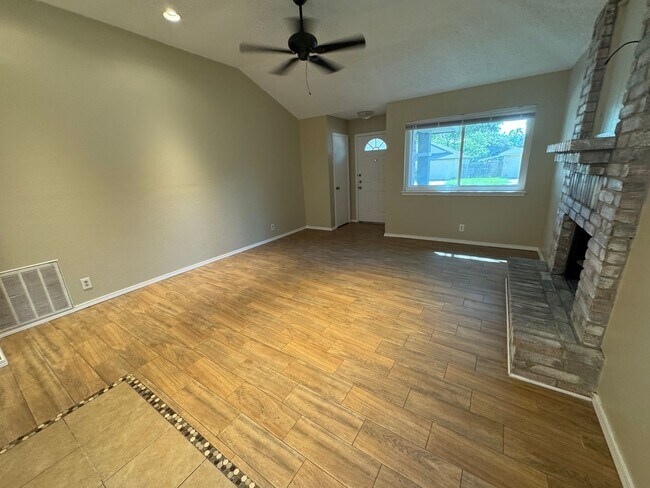 Building Photo - 10138 Inridge