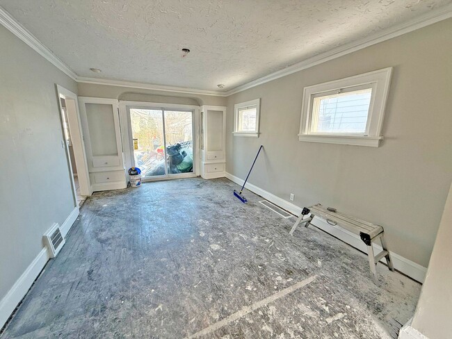 Building Photo - 3 BED 1 BATH SINGLE FAMILY HOME IN GARFIEL...