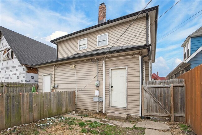 Building Photo - 1819-1819 Union St