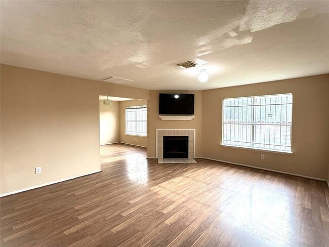 Building Photo - 9023 Kalewood Dr