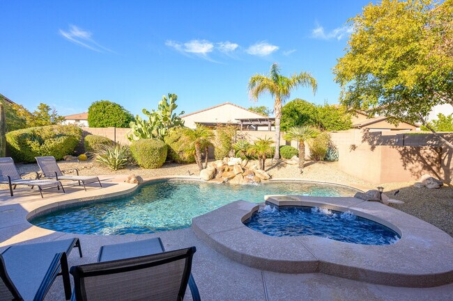 Building Photo - 5538 W Andrea Dr